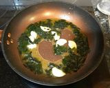 Foto del paso 1 de la receta: Tortilla de claras, algas wakame y ajos. (En bocata)