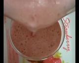 A picture of step 5 of Strawberry 🍓 Milk shake.