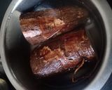 A picture of step 1 of Chilli Mogo.