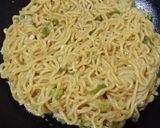 Foto langkah ke 3 dari resep 427. Omelete Mie.