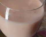 A picture of step 1 of Mango & Strawberry Smoothie.