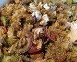 Φωτογραφία βήματος 4 της συνταγής Greek pasta salad. Σαλάτα ζυμαρικών αλλά ελληνικά