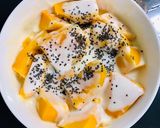 Hình bước làm 3 của món Xoài dầm sữa chua hạt chia
