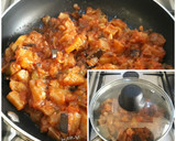 Foto del paso 1 de la receta: Pisto y patatas panaderas con panceta, sobre omelette