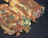 Foto langkah ke 5 dari resep DADAR KEJU KORNET BAYAM cocok untuk MPASI 10+.