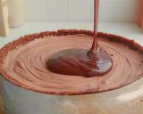 Foto langkah ke 8 dari resep Ganache Chocolate Cheesecake.