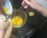 Foto del paso 4 de la receta: Salmón noruego en salsa holandesa con guarnición caramelizada