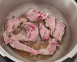 Foto del paso 1 de la receta: Guiso de conejo con patatas