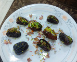 A picture of step 5 of Pan and dates mukhwas.