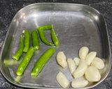 हरी मिर्च और लहसुन का ठेचा रेसिपी चरण 2 फोटो