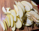 Foto del paso 2 de la receta: Manzana con hojaldre facilísimo
