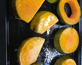 Foto del paso 2 de la receta: Filetes de merluza rellenas con jamón y queso, acompañadas con puré de calabacín