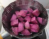 Foto langkah ke 1 dari resep Bolkus Mekar Ubi Ungu.