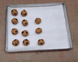 Foto langkah ke 6 dari resep Soft chocochip cookies 🍪.