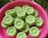 Foto langkah ke 6 dari resep Bolu sakura pandan ekonomis (no telur no mixer).