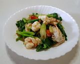 รูปขั้นตอนการทำที่ 4 ของ คะน้าผัดกุ้งนาง