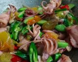 Foto langkah ke 6 dari resep Oseng cumi asin.