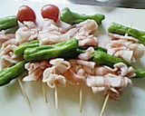 A picture of step 2 of Skewers with Pork Belly Slices.