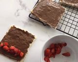 Foto langkah ke 2 dari resep Strawberry Chocolate French Toast Roll.