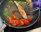 A picture of step 5 of Seared salmon with butter and soy sauce - Japanese style.