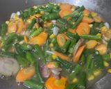 Foto langkah ke 3 dari resep Tumis TriWarna (jagung, wortel, kacang panjang).