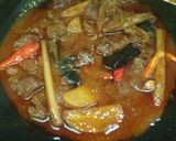Foto langkah ke 1 dari resep Oseng Mercon Sapi Kentang.