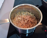 Foto del paso 1 de la receta: Bulgur integral con wok de champiñones Portobello, cebolla y pimiento verde