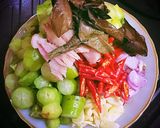 Foto langkah ke 1 dari resep Asem Asem Ayam.