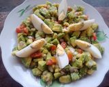 Une image de l'étape 7 de Ma recette d'avocat 🥑🍅🧅🥚.
