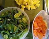 Majoránnás póreleves Lipcséből recept fázis 1 fotója