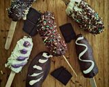Foto langkah ke 6 dari resep Pisang Coklat Lolipop / Chocolate Banana Popcicle.