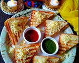 चीज़ क्लब सैंडविच (cheese club sandwich recipe in Hindi) रेसिपी चरण 4 फोटो