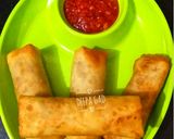 चीज़ी वेज स्प्रिंग रोल (cheesy veg spring roll recipe in Hindi) रेसिपी चरण 6 फोटो