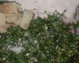 आलू बथुए का पराठा(aloo bathua paratha recipe in hindi) रेसिपी चरण 1 फोटो