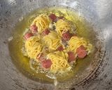 Foto langkah ke 4 dari resep Sosis Gulung Mie.