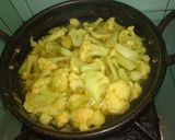 காலிஃப்ளவர் பச்சை பட்டாணி மசாலா(cauliflower green peas masala)👌👌 ரெசிபி ஸ்டேப் 2 புகைப்படம்