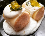 Foto del paso 8 de la receta: Minicanelón de merluza con salsa de roquefort y aceite de albahaca