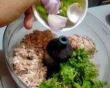 A picture of step 1 of Muthiya kabab.