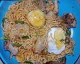 Foto langkah ke 3 dari resep Mie level puedeees.