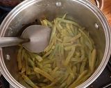 Foto del paso 2 de la receta: Patitas de cerdo en mole con nopales