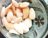 A picture of step 2 of Almond Kheer.