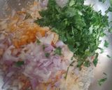 A picture of step 1 of Bajra Methi Talipeeth.