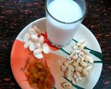 A picture of step 2 of Suji ki kheer semolina pudding.