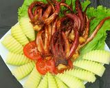 Hình bước làm 2 của món Râu mực nướng sa tế