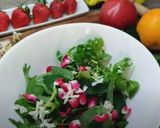 Foto del paso 2 de la receta: Ensalada de verano con canónigos y aderezo de frutas