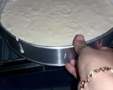 Foto langkah ke 4 dari resep Bolu nutrijell mangga.