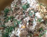 A picture of step 4 of Spicy thai fried rice.