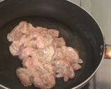 A picture of step 6 of Chicken egg paratha.