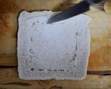 Foto del paso 2 de la receta: Tostada con huevo y queso