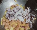 Foto langkah ke 3 dari resep Cumi Sosis Saus Mentega.